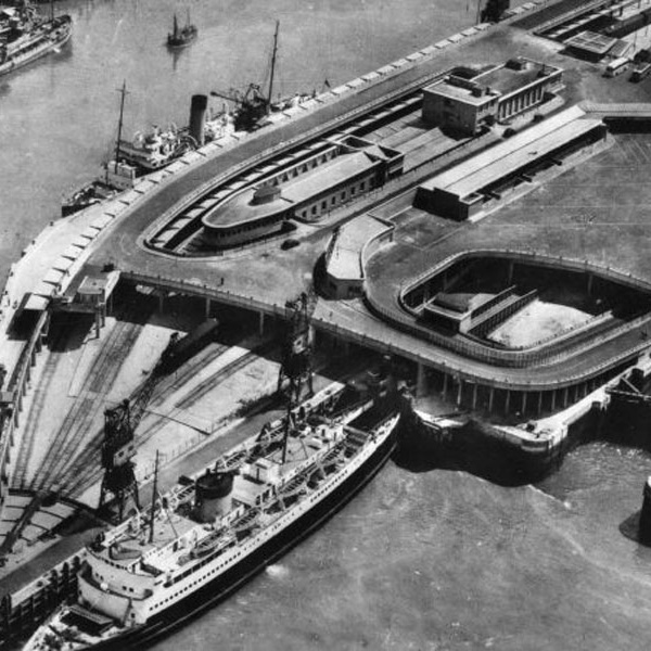 Reconstruction of the port at Boulogne-sur-Mer