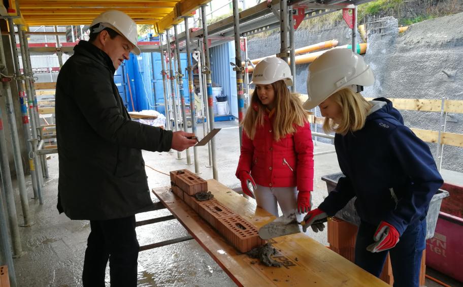 Priora made discover the construction jobs to the children during the traditional Day of the Future in Switzerland