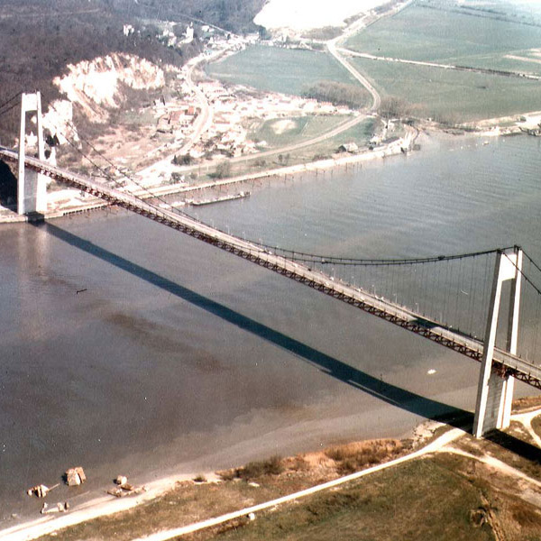 Fougerolle builds the Tancarville Bridge
