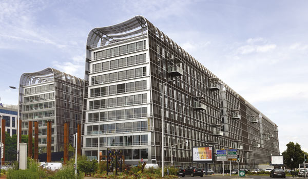 Les Dunes office complex in Val-de-Fontenay, on the eastern outskirts of Paris