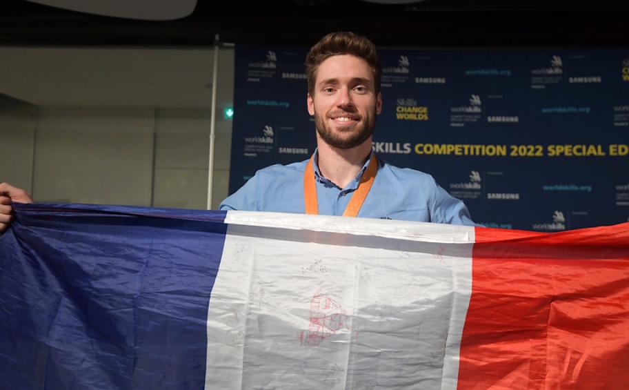 Pierre Loir, champion de France de construction digitale, décroche la médaille de bronze au niveau mondial !