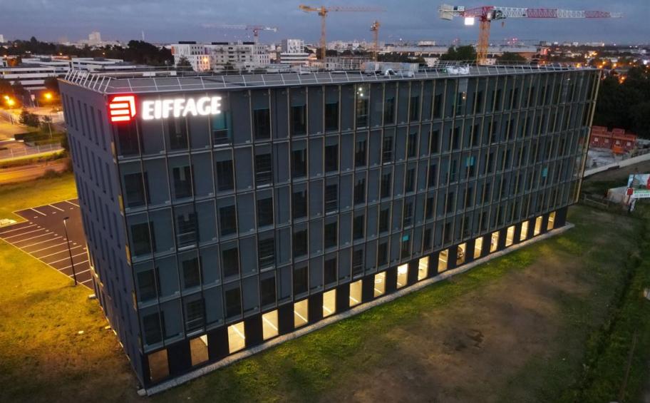 Our teams deliver «Window» in Rennes, regional headquarters of Eiffage Immobilier and Eiffage Construction