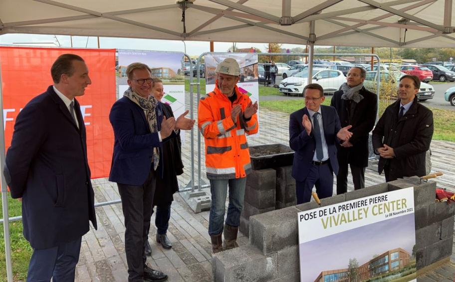 Long live Vivalley! Eiffage Immobilier lays the first stone of the building that will house sports and health companies