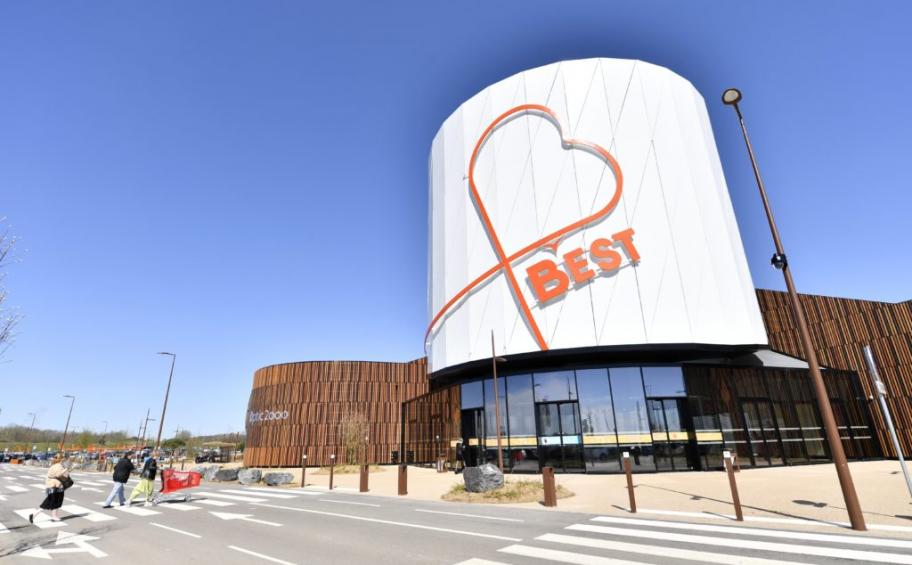 The shopping mall new generation B' Est, realized by Eiffage Construction, opens its doors in Moselle