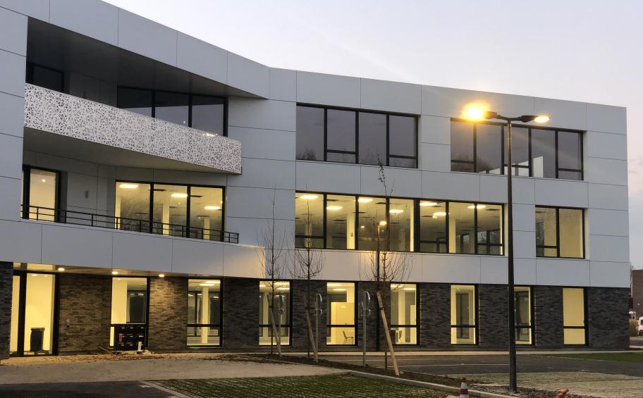 Castle life... in offices! In Wasquehal, Eiffage Construction delivers the 3,000m² 