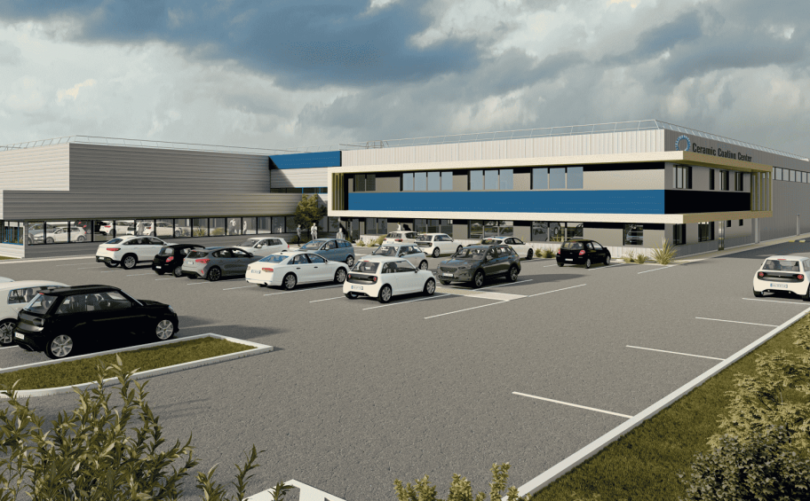 Eiffage Construction pose la première pierre du projet d'extension du site Ceramic Coating Center de Safran à Châtellerault (86)