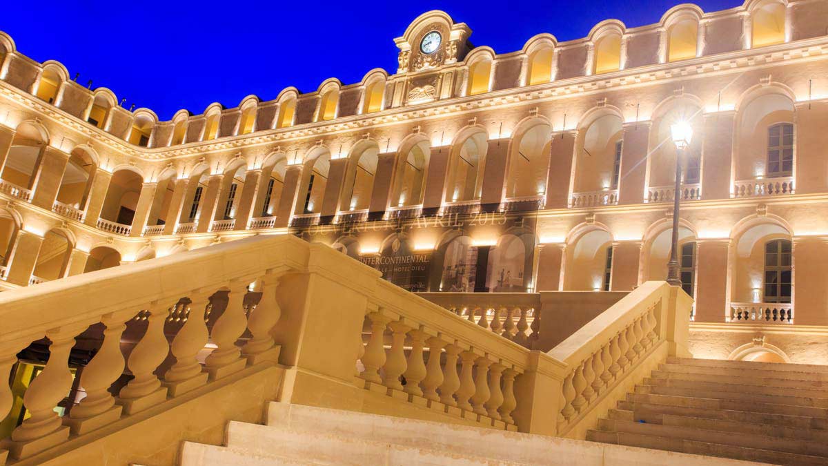 L'Hôtel-Dieu de Marseille, reconverti en hôtel 5 étoiles
