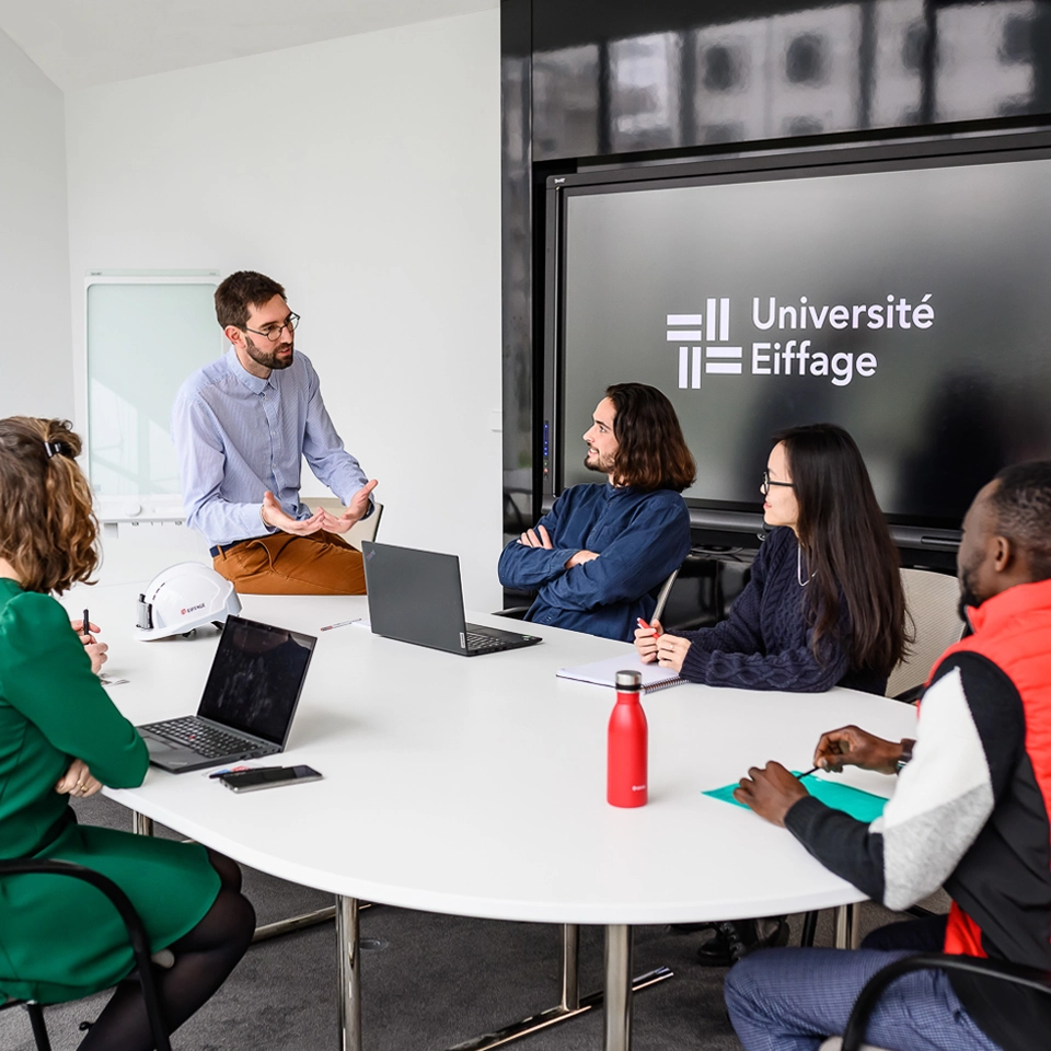 Les femmes et les hommes d'Eiffage Construction en formation à l'Université Eiffage